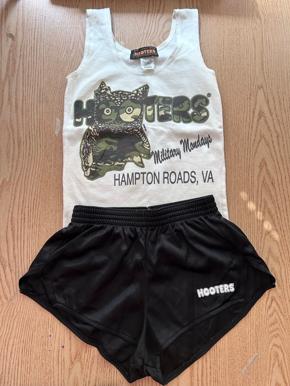 b20 Women's 2pc Hooters Girl Worn Camo Tank VA & Original Dolfin Shorts Xs/Xxs